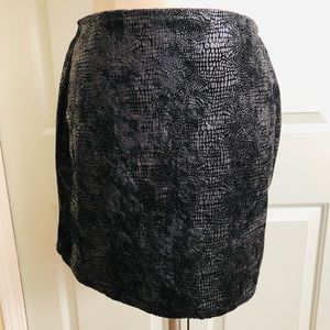 Joe Benbasset Mini Skirt Pencil Black Reptile Pattern Size Small